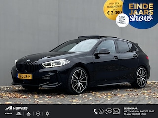 BMW 118i / Dealer onderhouden / M-Sport / Panorama schuifdak / HUD / Adaptieve CC / Harman Kardon / Alcantara Sportstoelen / 19" / Camera /