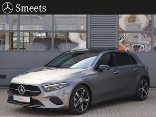 Mercedes-Benz A-klasse 180 Star Edition Luxury Line | Panoramadak | Burmester | Multibeam | Camera | Sfeerverlichting | Automaat