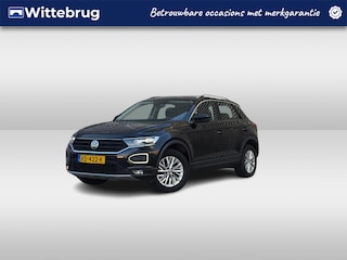 Volkswagen T-Roc 1.0 TSI Style / Digitale Cockpit / Alarmsysteem / LED / Parkeersensoren V+A / Navigatie /