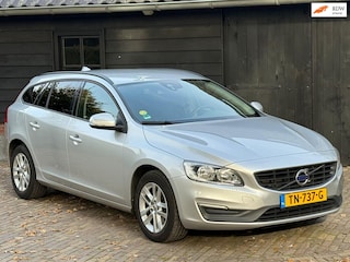Volvo V60 2.0 D3 Momentum Navigatie/Parkeersensor/17ïnch lmv