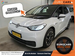 Volkswagen ID.3 Life 58 kWh Navigatie Apple Carplay/Android Auto Parkeersensoren Adaptive Cruise Control Stoel- en stuurverwarming Lichtmetalen velgen Climate Control