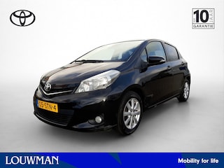 Toyota Yaris 1.3 VVT-i Executive | Navigatie | Camera | Panodak | LM Velgen |