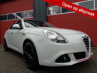 Alfa Romeo Giulietta 1.4 T Distinctive 120PK Clima Cruise LMV 6-BAK NL-Auto