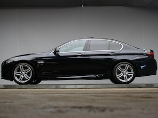 BMW 520i High Executive Sport (PANORAMADAK,NAVI,M STUUR,CRUISE,CLIMATE,CAMERA,STOELVERWARMING,LEDER,SPORTSTOELEN)