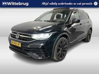 Volkswagen Tiguan 2.0 TSI 4Motion R-Line / AUTOMAAT/ PANO/ 7-PERSOONS/ 2X R-LINE/ FULL-LED/ HEAD-UP/ APP-CONNECT/ TREKHAAK/ NAVI/ 20'' LMV/ 190 PK/ STOEL-STUURVERWARM.