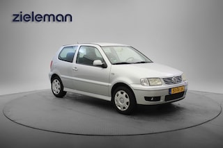 Volkswagen Polo 1.4 16V Comfortline Automaat - Stoelverwarming