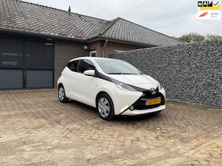 Toyota Aygo 1.0 VVT-i x-nav