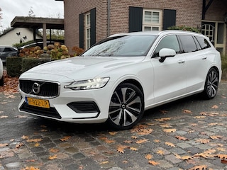 Volvo V60 2.0 T4 211pk autom Momentum Pro ecc,led,navigatie,zwleer,trekhaak