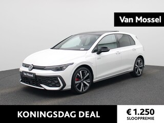 Volkswagen Golf 1.5 eHybrid GTE 272 PK | Automaat | Plug-In | Panorama Dak | Volledig Leder | Sport Pakket | Trekhaak | 18 Inch Catania Velgen | LED Matrix Koplampen | Navigatie | Digital Cockpit Pro | Stoelverwarming | Stuurwielverwarming | Side Assist | Head-Updisplay