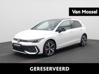 Volkswagen Golf 1.5 eHybrid GTE 272 PK | Automaat | Plug-In | Panorama Dak | Volledig Leder | Sport Pakket | Trekhaak | 18 Inch Catania Velgen | LED Matrix Koplampen | Navigatie | Digital Cockpit Pro | Stoelverwarming | Stuurwielverwarming | Side Assist | Head-Updisplay