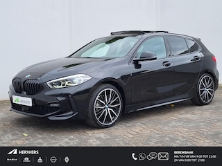 BMW 118i Automaat / Dealer onderhouden / M-Sport / 19" velgen / Navigatie / Panoramadak / Harman Kardon audio / DAB / Sportstoelen / Achteruitrijcamera / Headup display / Digital Cockpit /