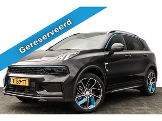 Lynk & Co 01 1.5 Plug-in Hybrid 262 Pk I Modeljaar 2023 I Panoramadak I 75 km Elektrisch I 360 Camera I Infinity Audio I Full Map Navi I Carplay I 20 inch. LMV l 1e eigenaar
