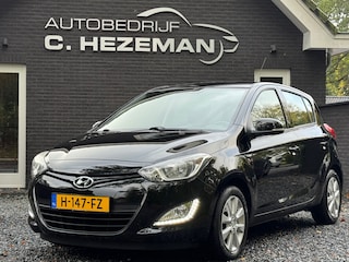 Hyundai i20 1.2i Business Edition 111DKM Sportvelgen Airco 5 Deurs Zuinig Lage lasten