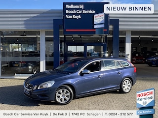 Volvo V60 1.6 T3 R-Design / Automaat / NL-Auto / Dealer-Onderhouden / Cruise-Control / Climate-Control / Trekhaak / Radio-Bluetooth / Navi / Armsteun V+A / PDC V+A / 16'' LMV / All-Season / ENZ.