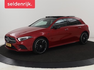Mercedes-Benz A-klasse 250e AMG | Panoramadak | 360 Camera | Burmester | Stoelverwarming | Adaptive cruise | Carplay | Sfeerverlichting | 19'' | Navigatie | Widescreen | Leder/Alcantara | PHEV | Plug In
