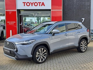 Toyota Corolla Cross Hybrid 140 Style STUUR- EN STOELVERWARMING ELEK. ACHTERKLEP DIGITALE TELLERS DRAADLOOS TEL. LADEN