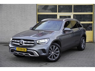 Mercedes-Benz GLC 200d 4MATIC 164PK! Automaat Business Solution BJ2020 Lmv 19" | Led V+A | Pdc | Navi | Elek. trekhaak | Elek. achterklep | Achteruitrijcamera | Climate control | Cruise control | Elektrische voorstoelen | Verwarmde voorstoelen | Zwarte hemel | Extra getint