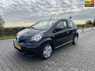 Toyota Aygo 1.0-12V Comfort, Airco, Centrale vergrendeling, Elektrische ramen, Bluetooth