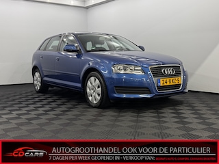 Audi A3 Sportback 1.8 TFSI Attraction Pro Line Airco, Cruise control, Radio, Lichtmetalen velgen, Gebruiksspore!!! Bij de verkoop van gebruikte voertuigen door CD-Cars wordt geen standaard garantie verstrekt. De koper aanvaardt het voertuig in de staat waarin het zich bevindt op het moment van aankoop