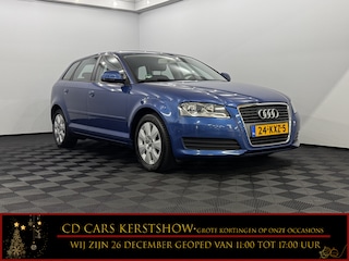 Audi A3 Sportback 1.8 TFSI Attraction Pro Line Airco, Cruise control, Radio, Lichtmetalen velgen, Gebruiksspore!!! Bij de verkoop van gebruikte voertuigen door CD-Cars wordt geen standaard garantie verstrekt. De koper aanvaardt het voertuig in de staat waarin het zich bevindt op het moment van aankoop