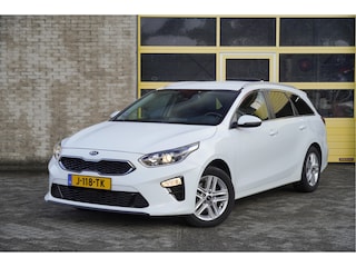 Kia Ceed Sportswagon 1.0 T-GDi DynamicPlusLine BJ2020 Lmv 16" | Led | Pdc | Navi | Keyless entry | Afneembare trekhaak | Achteruitrijcamera | Climate control | Cruise control | Verwarmde voorstoelen | Verwarmd stuurwiel | Extra getint glas