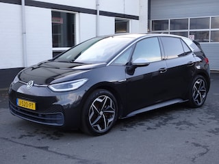 Volkswagen ID.3 First Plus 58 kWh Automatische airco, navigatie, achteruitrijcamera, parkeersensoren voor en achter, velgen 19 inch, afneembare trekhaak af fabriek, enz.