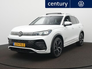 Volkswagen Tiguan 1.5 eHybrid R-Line Edition Panoramadak - Trekhaak - Camera - Navigatie