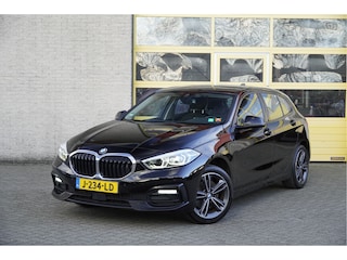 BMW 116d Automaat! 5drs Executive Sport BJ2020 Lmv 17" | Led V+A | Pdc | Navi | Virtual cockpit | Dashboard verlichting | Climate control | Cruise control | Sportstoelen | Getint glas