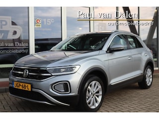 Volkswagen T-Roc 1.5TSI 150PK AUTOMAAT STYLE Navi Carplay | ERGO-Stoel | Adapt.Cruise | Electr.Klep | Camera | Keyless | Stoel/stuurverw | IQ Light |