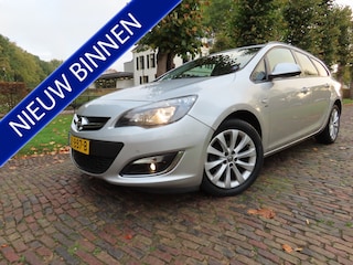 Opel Astra Sports Tourer 1.4 Turbo Cosmo Cruise Stoelverwarming Stuurverwarming Ecc Navi Bleutooth Trekhaak Pdc Lm Velgen