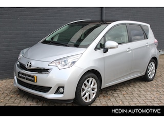 Toyota Verso-S 1.3 VVT-i Trend NL-Auto | Automaat | Navigatie | Camera | Climate Controle | Cruise Control | Panorama dak | LM-velgen | Trekhaak | 1e Eigenaar | Dealer onderhouden