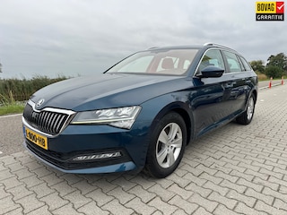 Skoda Superb Combi 1.5 TSI ACT Business Edition, Apple Carplay, Trekhaak, Stoelverwarming, PDC, Cruisecontrol,