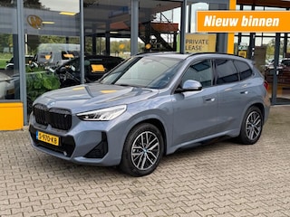 BMW iX1 xDrive 30 M Sport - Panoramadak - trekhaak - leer - camera