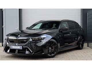 BMW 5-serie Touring | M Drivers Pack | Keramisch | Comfort Pack | Trekhaak | Carbon | Panoramadak | Head-up