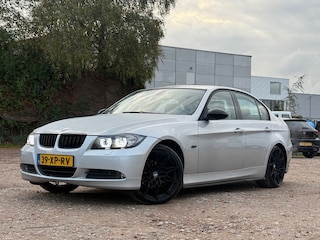 BMW 318i High Executive/LED/VELGEN