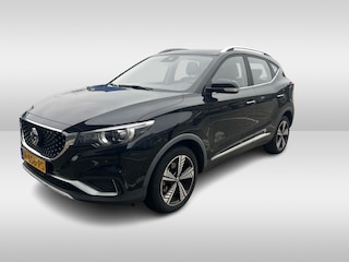 MG ZS EV Luxury 45 kWh / Panoramadak / Camera / Leder / 17'' / Keyless / Navigatie / ACC / Dodehoek / DAB / Stoelverwarming