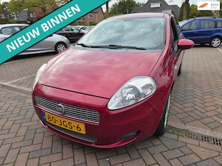 Fiat Punto Grande 1.4 Edizione Lusso NETTE AUTO RIJDT EN SCHAKELT GOED