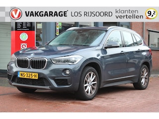 BMW X1 sDrive18d *Executive* | Trekhaak | Camera | Cruise & Climate Control | Stoelverwarming | Leder | PDC | Navigatie | Bluetooth |