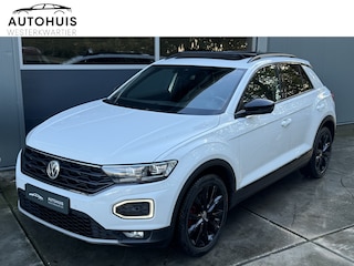 Volkswagen T-Roc 1.5 TSI 150pk DSG Sport Business Panorama Virtual Cockpit Navigatie Stoelverwarming Camera