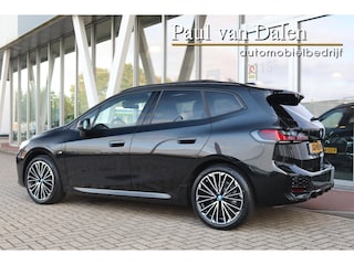 BMW 2-serie Tourer (u06) 225e XDRIVE M-SPORT Panodak | Head Up | Harman Kardon | Leer | 360 Camera | Live Cockpit |