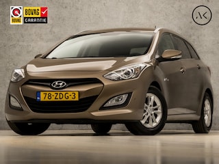 Hyundai i30 Wagon 1.6 GDI Sport (NAVIGATIE, CLIMATE, CAMERA, SPORTSTOELEN, PARKEERSENSOREN, LM VELGEN, GETINT GLAS, CRUISE, NIEUWSTAAT)