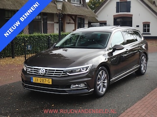 Volkswagen Passat Variant 1.6TDI DSG7 R-LINE ACC/PANODAK/CAMERA/FULL-LED/CARPLAY