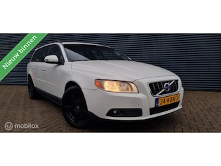 Volvo V70 2.0D Kinetic Trekhaak/PDC/VERWARMDE STOELEN
