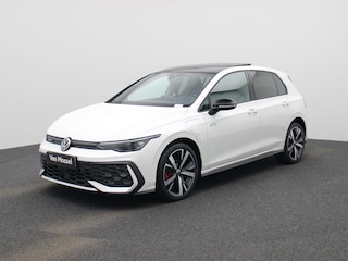 Volkswagen Golf 1.5 eHybrid GTE 272 Pk | Automaat | Plug-In | Volledig Lederen Bekleding | Panorama Dak | Sportpakket (DCC) | Head-Updisplay | 18 Inch Lichtmetaal Catania | Trekhaak | Stoelverwarming | Stuurwielverwarming | Achteruitrijcamera | Navigatie | Digital Cockpit Pro | LED Matrix | Black Style