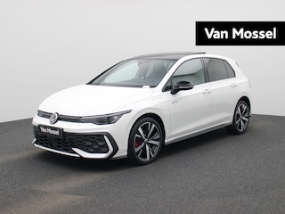 Volkswagen Golf 1.5 eHybrid GTE 272 Pk | Automaat | Plug-In | Volledig Lederen Bekleding | Panorama Dak | Sportpakket (DCC) | Head-Updisplay | 18 Inch Lichtmetaal Catania | Trekhaak | Stoelverwarming | Stuurwielverwarming | Achteruitrijcamera | Navigatie | Digital Cockpit Pro | LED Matrix | Black Style