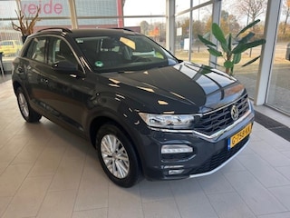 Volkswagen T-Roc 1.0 TSI Style Trekhaak Parkeer sensoren V+A.
