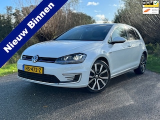 Volkswagen Golf 1.4 TSI GTE Automaat / Panoramadak / Leder / BTW auto / 18" Velgen / Clima / Stoelverwarming / PDC / Cruise / LED