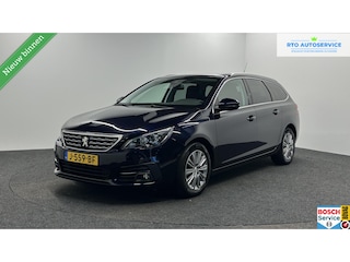 Peugeot 308 SW 1.2 PureTech Blue Lease Allure LM PANO TREKHAAK CRUISE CARPLAY NAVIGATIE.