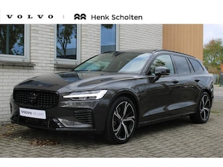 Volvo V60 T8 Plug-in hybrid Automaat AWD Ultra Dark | Panoramadak | 360° camera | Bowers & Wilkins audio | Verwarmbare voorstoelen | Massagefunctie voorstoelen | Verwarmbaar stuurwiel | Verwarmbare achterbank | Blind Spot | | Semi Elektrische trakhaak | Elek bed. voorstoelen met Memory | 18 inch Lichtmetalen velgen | Alarmklasse 3
