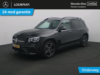 Mercedes-Benz GLB 200 AMG Line 7 Persoons AMG Line | Night Pakket | Trekhaak | 7 Persoons | Sfeerverlichting | Ledkoplampen | Stoelverwarming. Inclusief 24 maanden Mercedes-Benz Certified garantie voor Europa.
